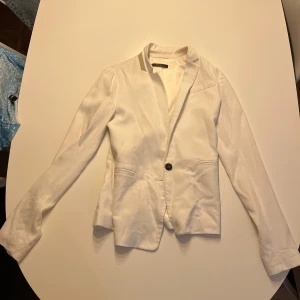 kostym  - ny aldrig använd 