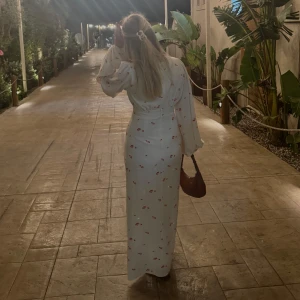 adoore klänning - bara använd en gång, i nyskick!❣️