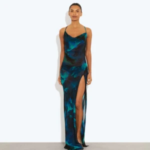 Rat & Boa Rafinha - Helt ny Rafinha klänning från Rat & Boa. Lappar och alla tillbehören sitter på och fås med. Säljes på grund av att tiden att skicka tillbaka gick ut!   Storlek S, justerbara band i ryggen  Nypris 2370kr