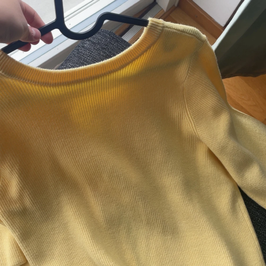 Gul kofta med knyt fram - 2