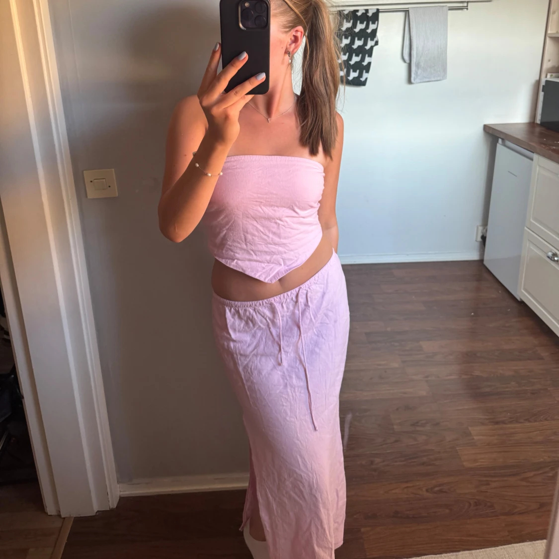 Ljusrosa långkjol med slits - 2