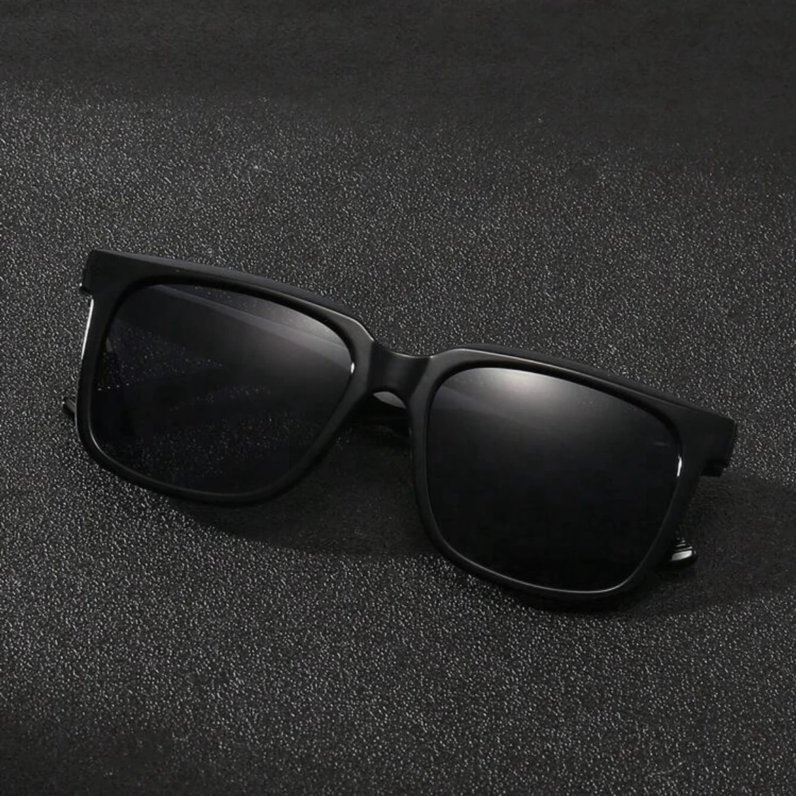 Svarta fyrkantiga solglasögon - 1