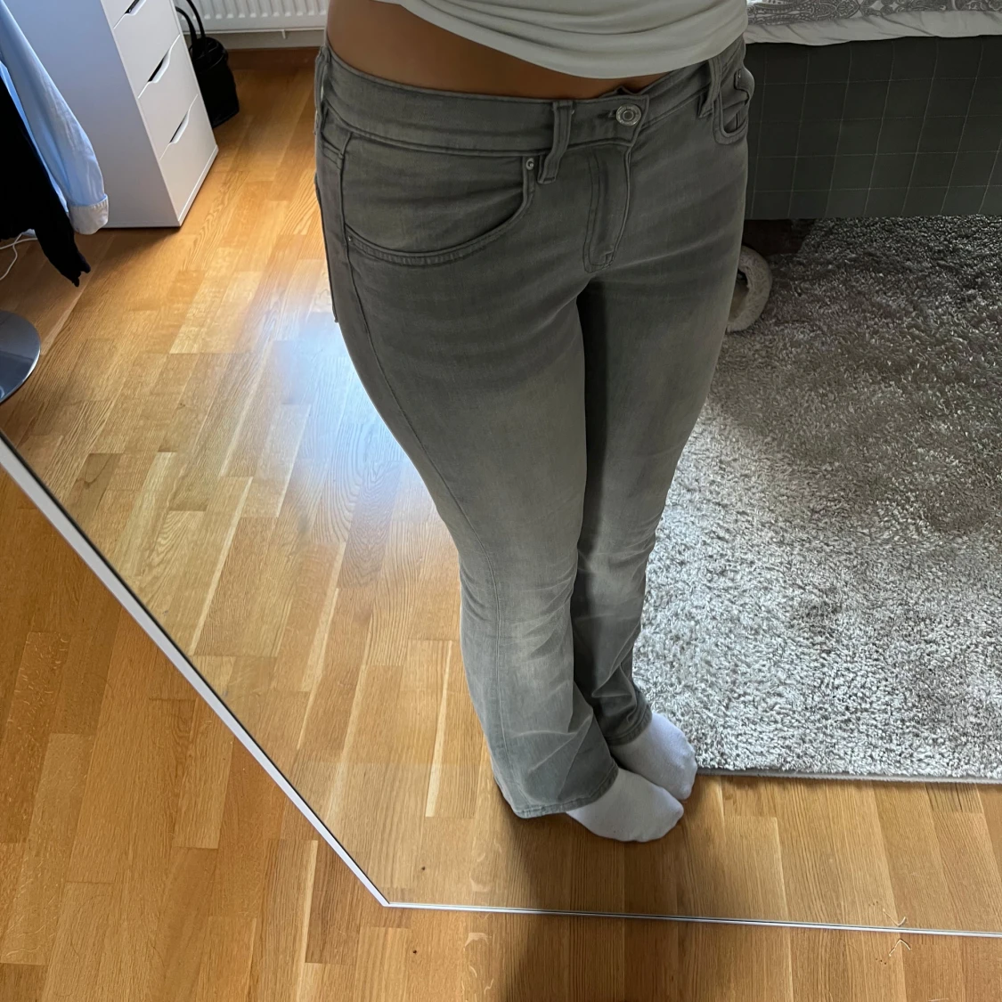 Grå bootcut jeans - 1