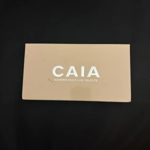 CAIA Summer Multi Use Palette - Köpt för några år sen och är ganska använd men funkar fortfarande att använda 