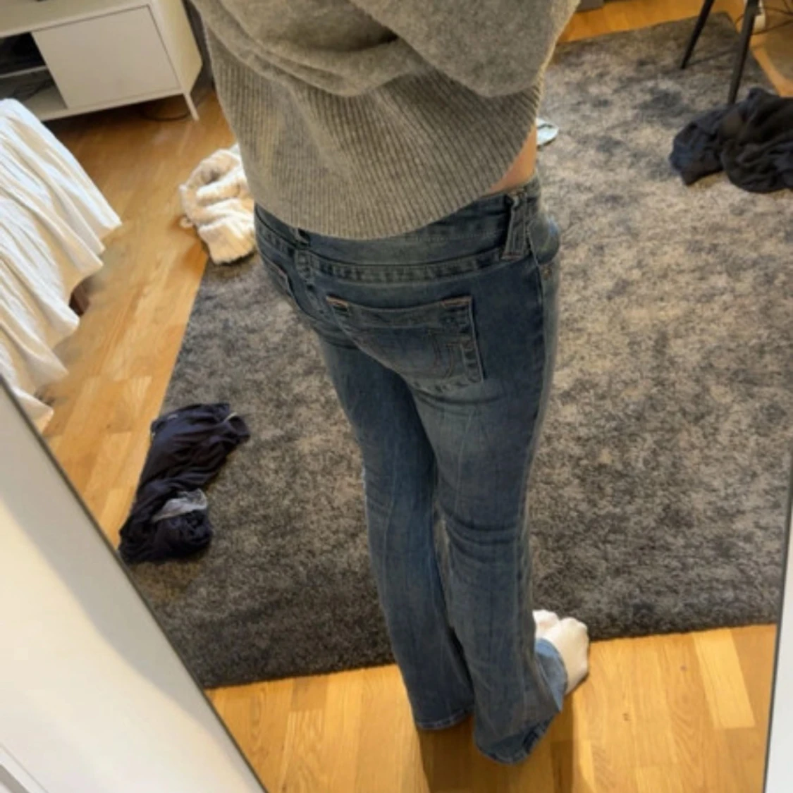 Blå bootcut jeans låg midja - 1