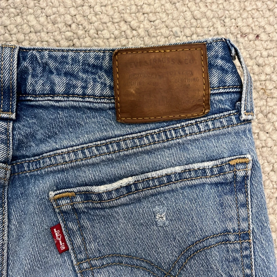 Levi's ljusblå jeansshorts low waist - 2