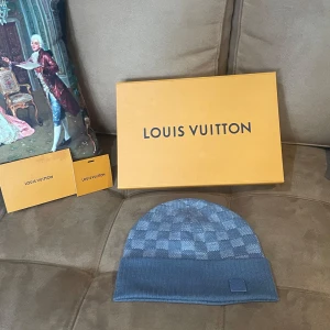 Louis vuitton mössa - Felfri, kommer med allt på bilden och KVITTO