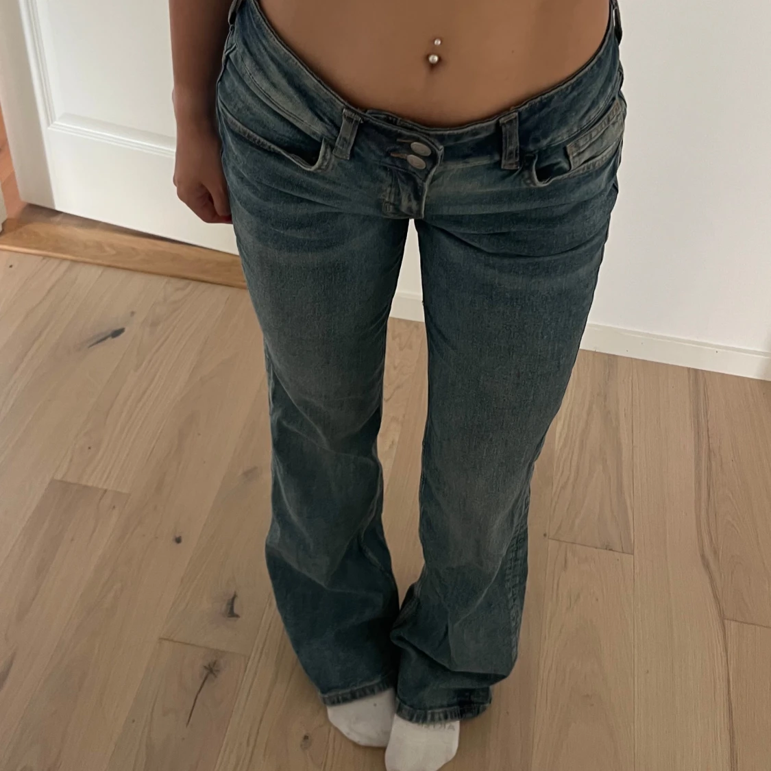 Lågmidjade blå bootcut jeans - 3