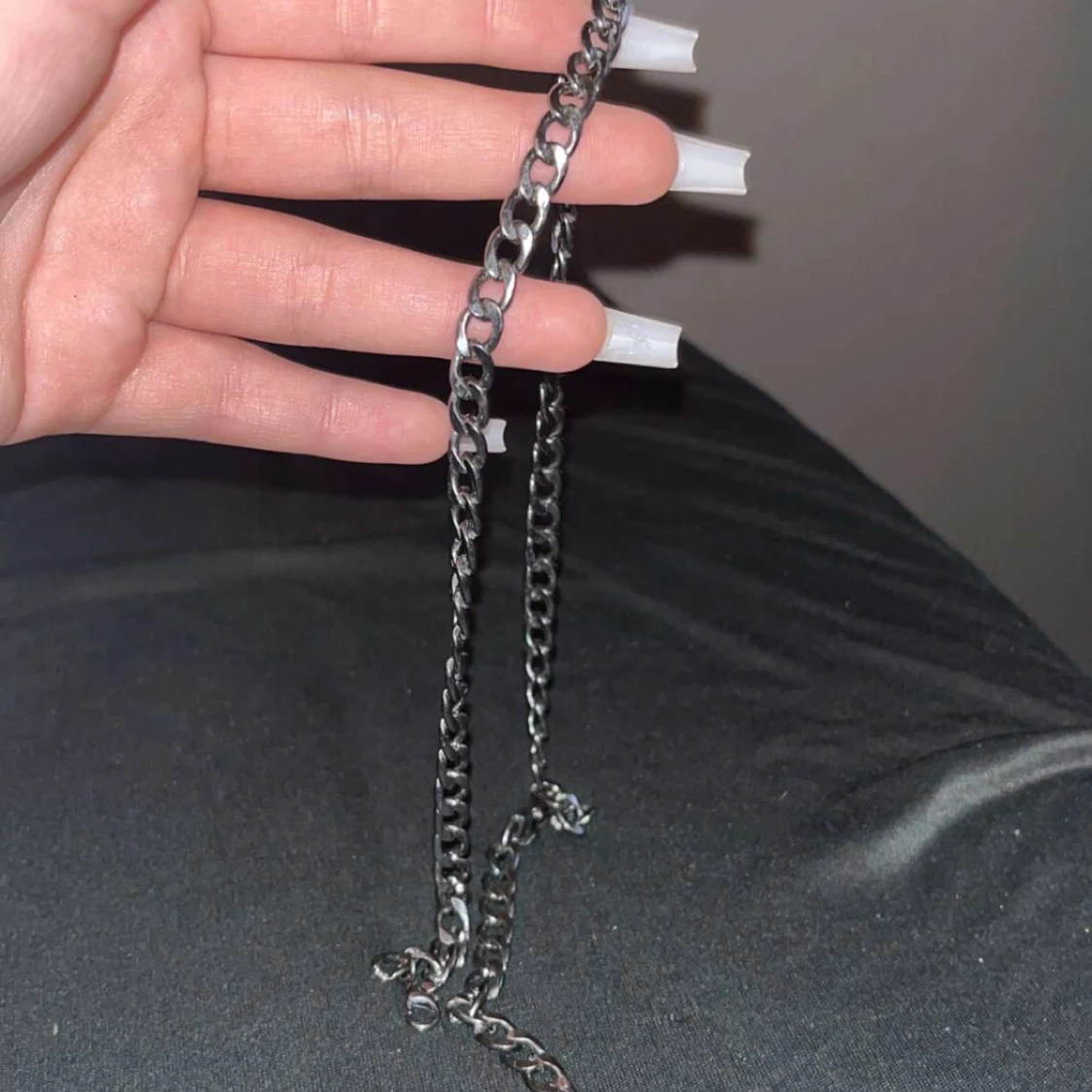 Halsband i silverfärg (man) - 1