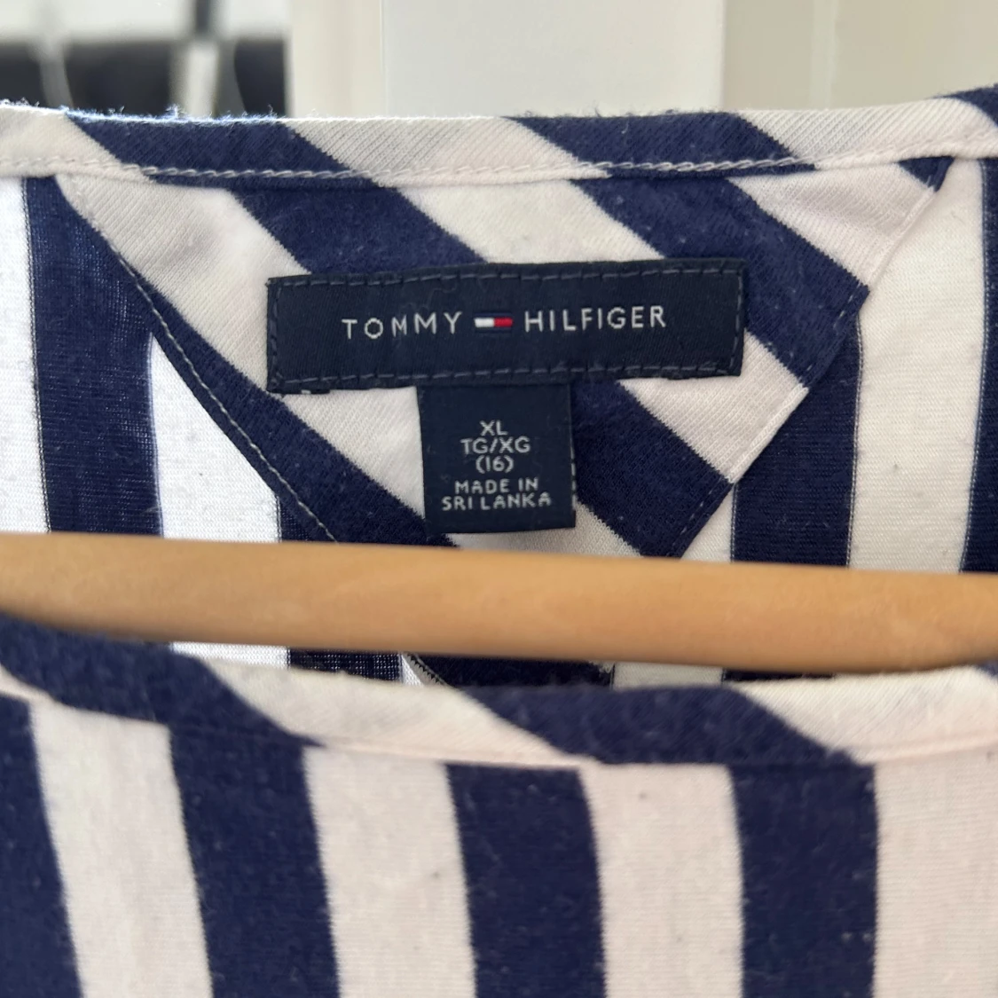 Randig t-shirt från Tommy Hilfiger - 2