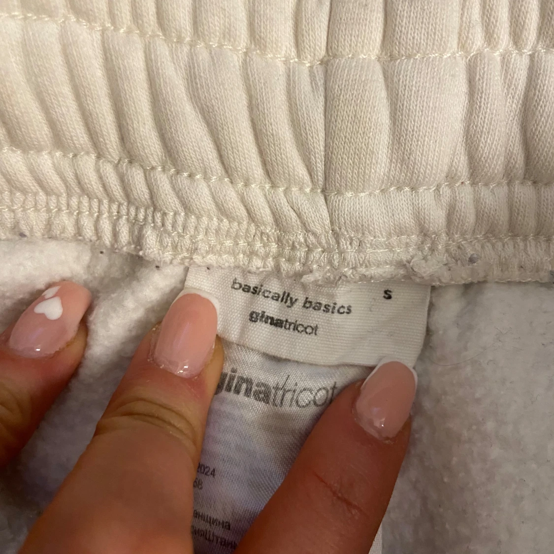 Vita mjukisbyxor från Gina Tricot - 1