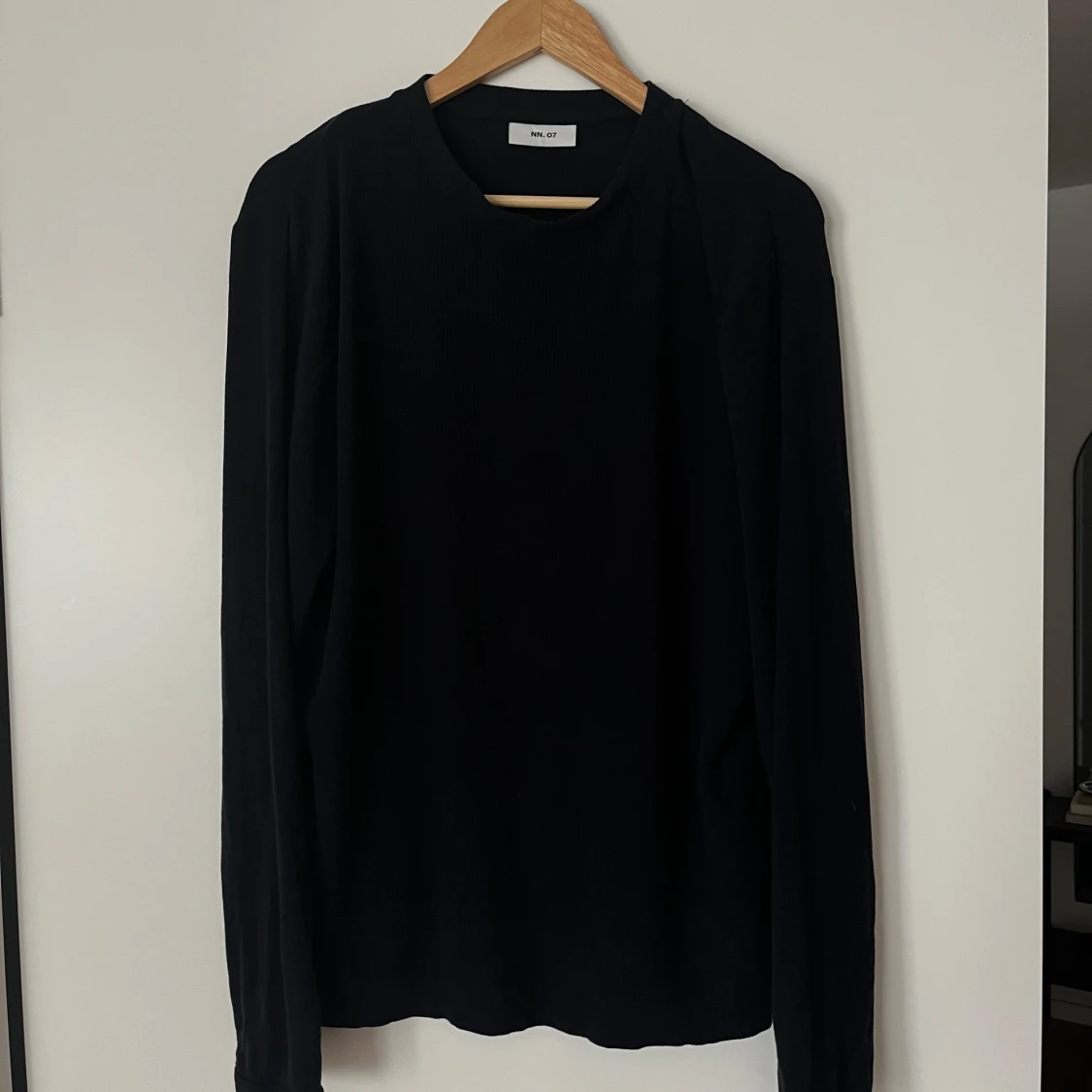 Mörk marinblå långärmad tröja från NN.07 - 1