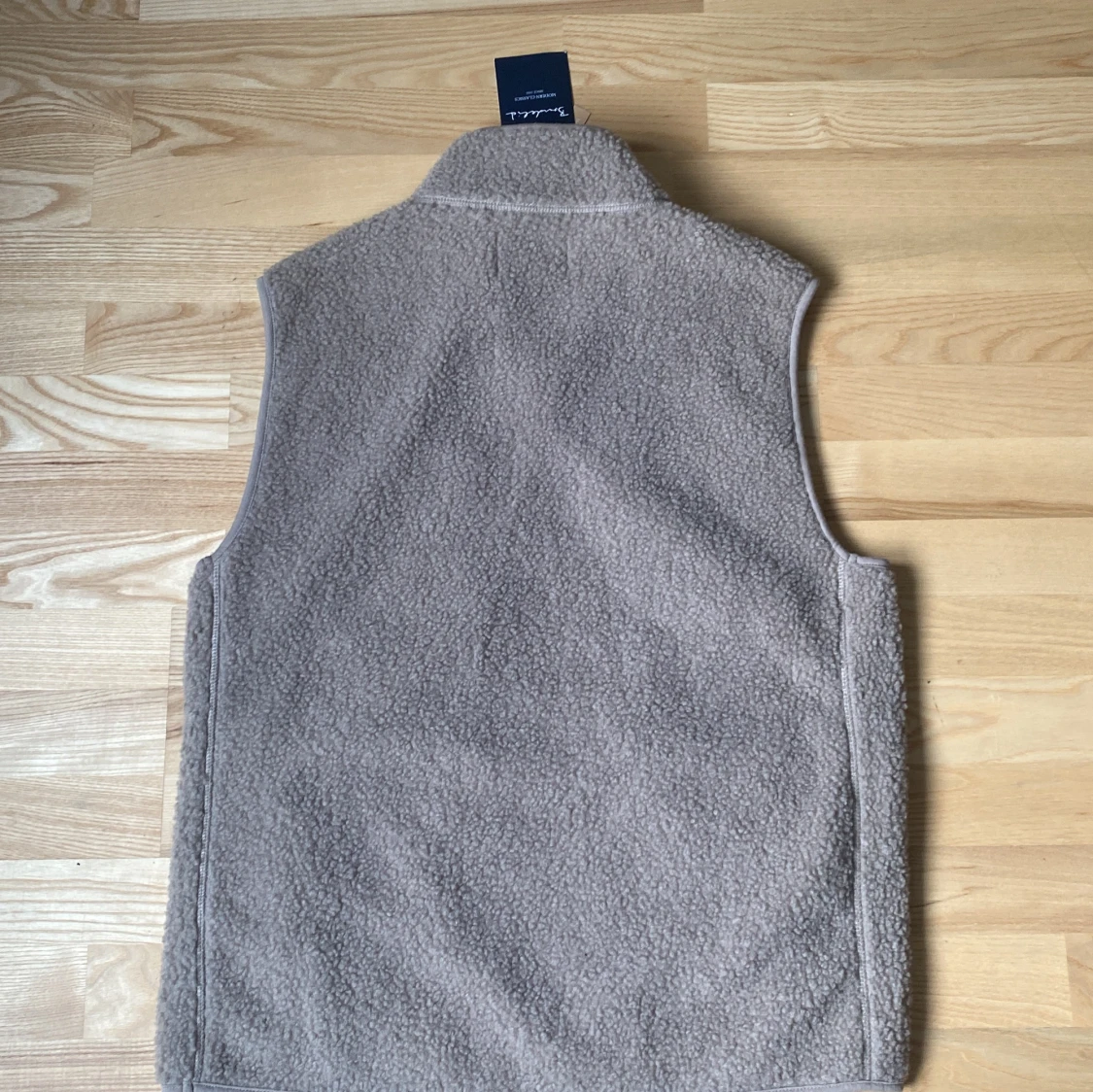 Beige fleeceväst med bröstficka - 1