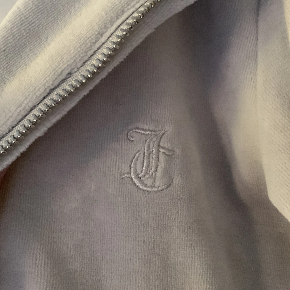 Ljusgrå hoodie från Juicy Couture - 3