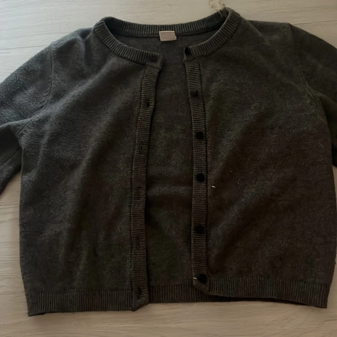 Mörkgrå kofta från Lindex - 1