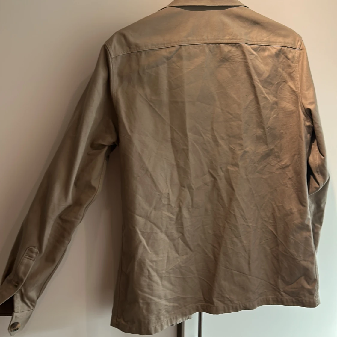 Beige overshirt från John Henric - 2