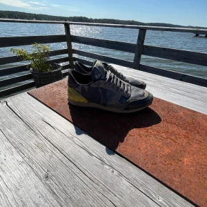 Valentino Rockrunner  - Säljer dem lite extra billigt då boxen försvann i och med en flytt 