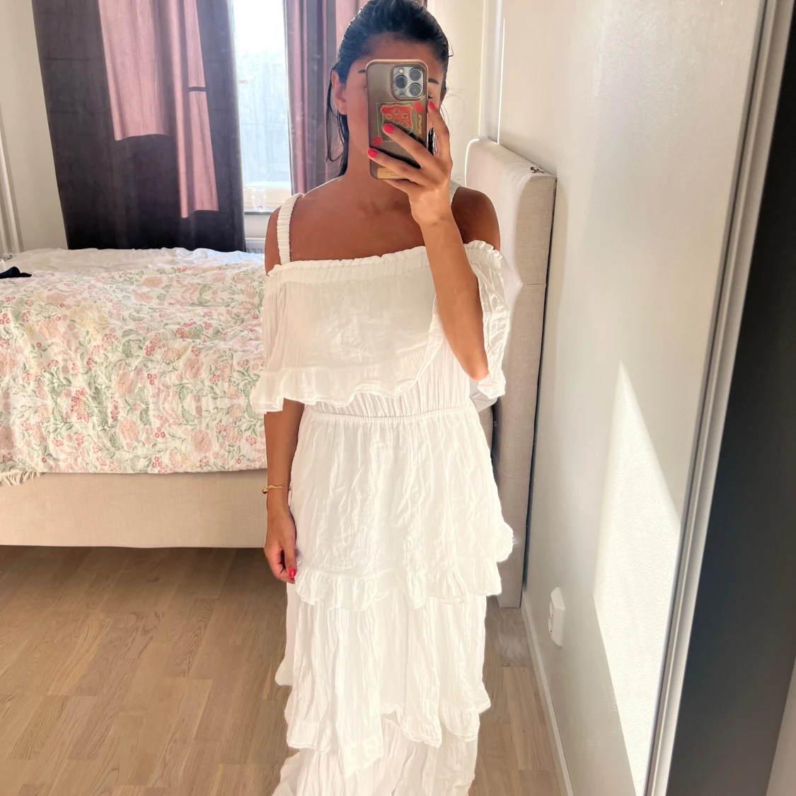 Vit långklänning med volanger - 3