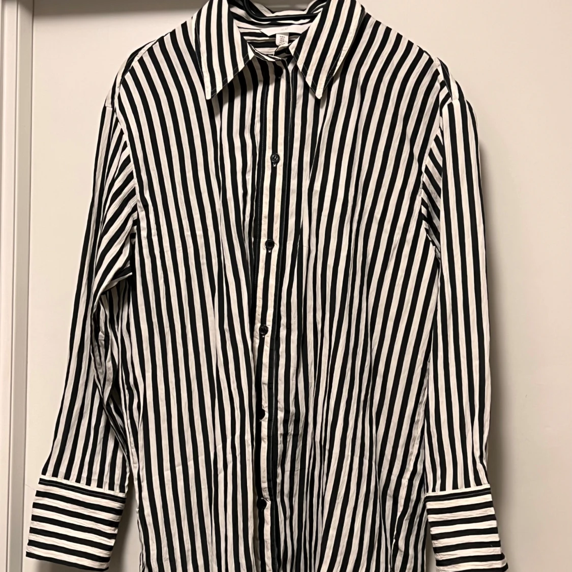 Svartvit randig skjorta från H&M