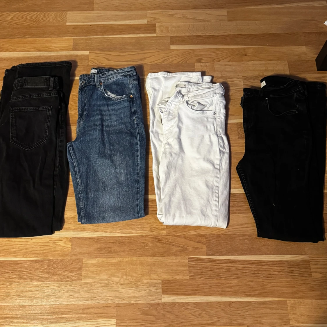 Tröjor,byxor klänningar  - 4