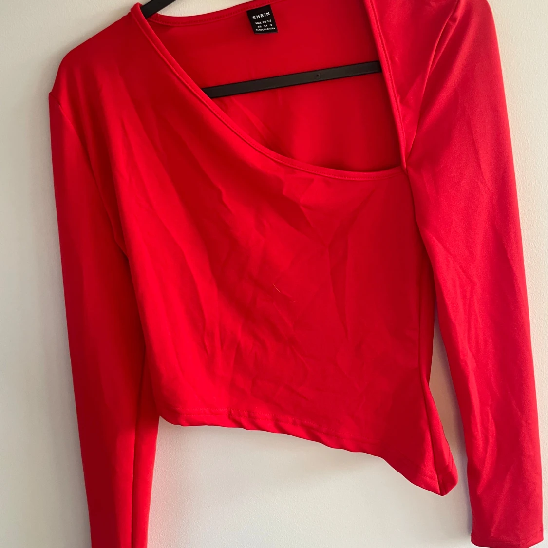 Röd långärmad topp från Shein - 1