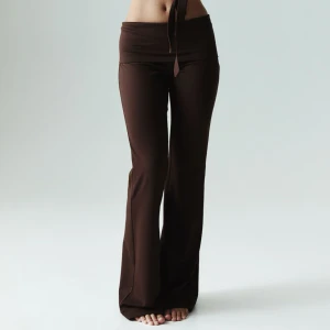 YogaPants - Bruna - Snygga bruna yogapants, som också är otroligt bekväma! Dom är snålt använda och har inga märken på användning.