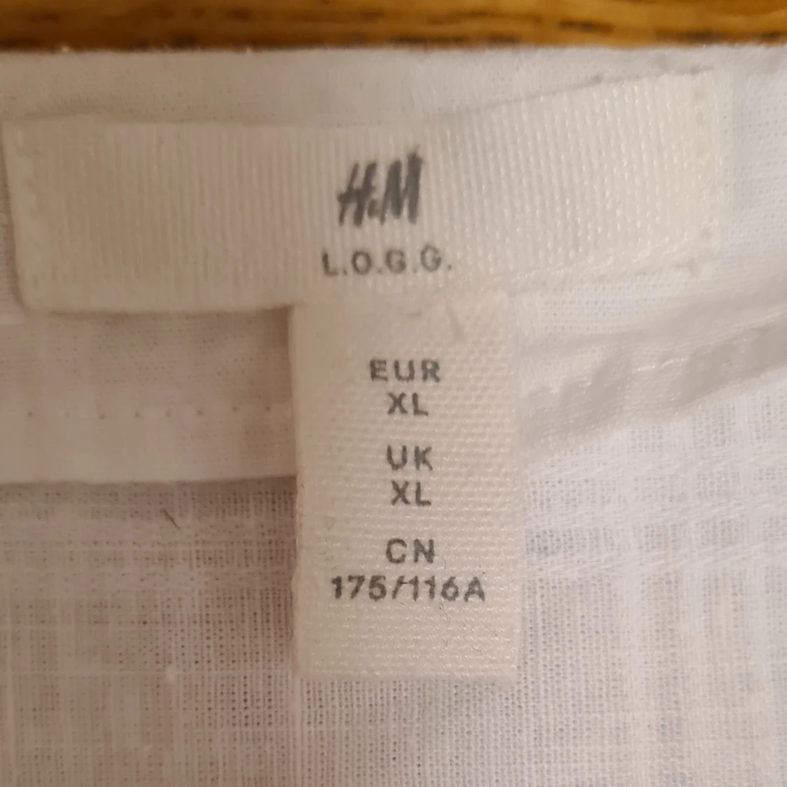 Vit blus från H&M  - 3