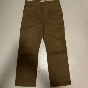 Acne Studios byxor - Bruna byxor från Acne Studios. Snygg bred passform. Väldigt bra kvalité, som förväntat från Acne. I gott skick. Passar som en w32 ungefär.