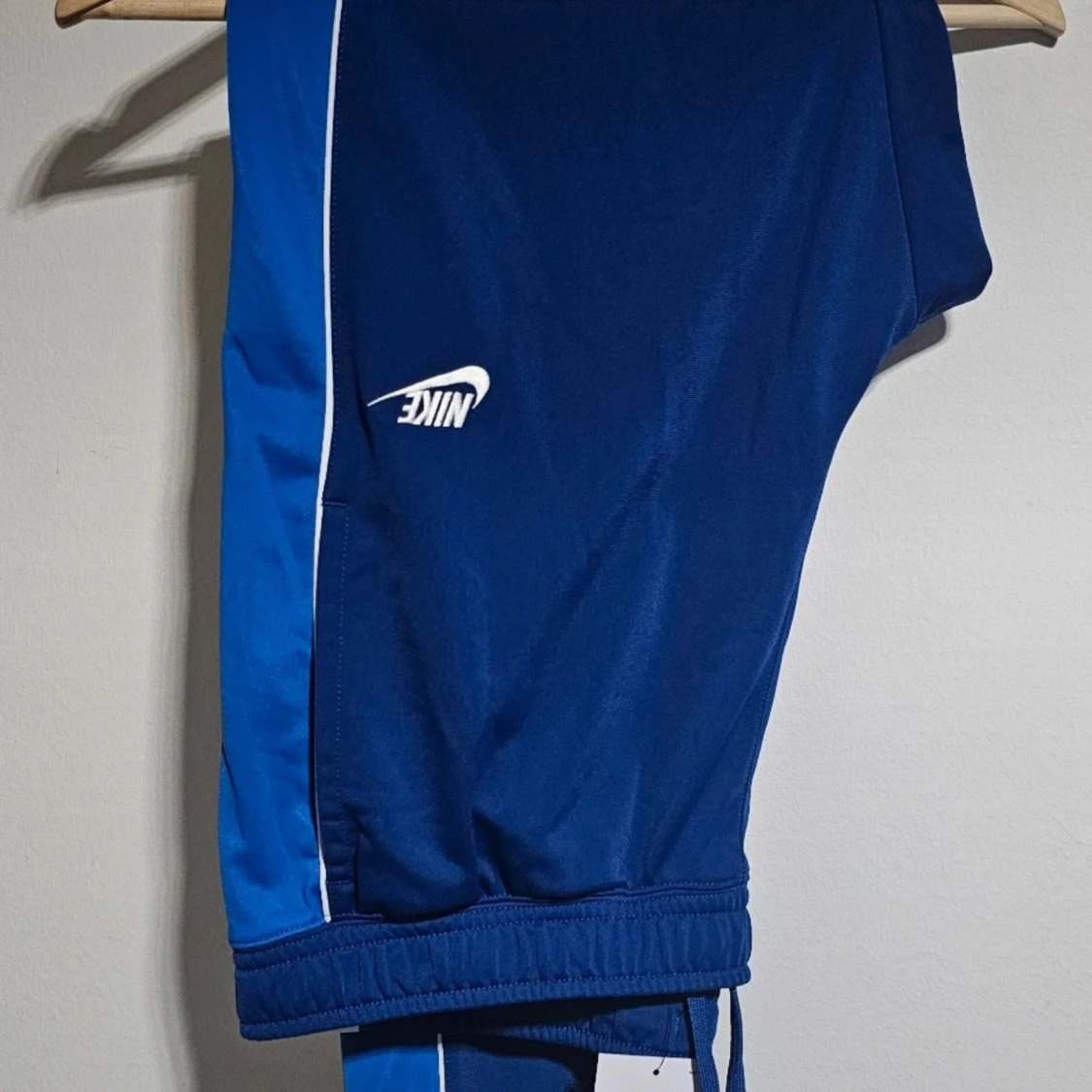 Nike Men's Sportswear Essential Tracksuit - 3