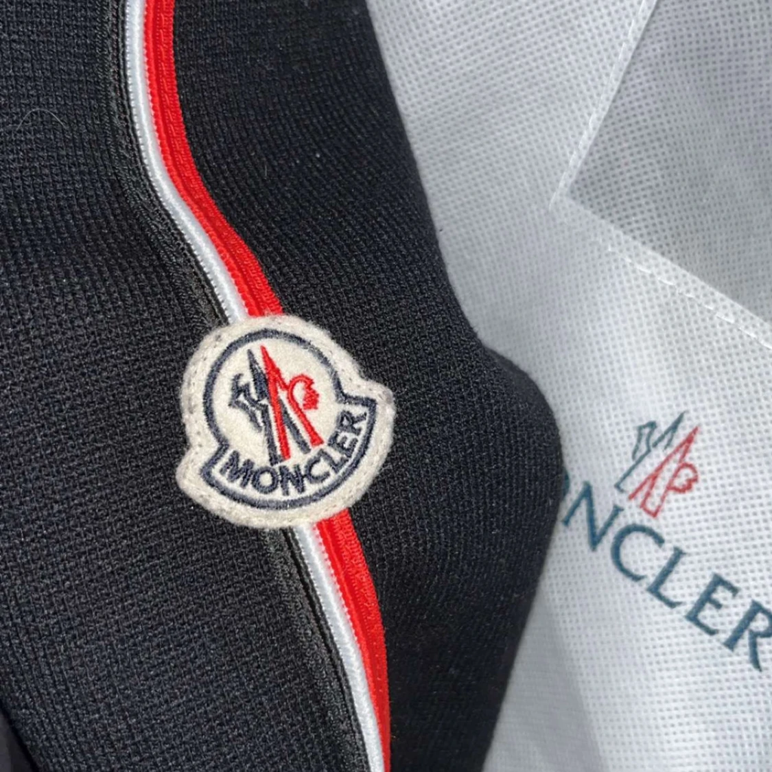 Svart pufferjacka från Moncler - 2