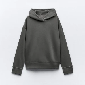 Grå hoodie - Grå hoodie från zara i nyskick🥰