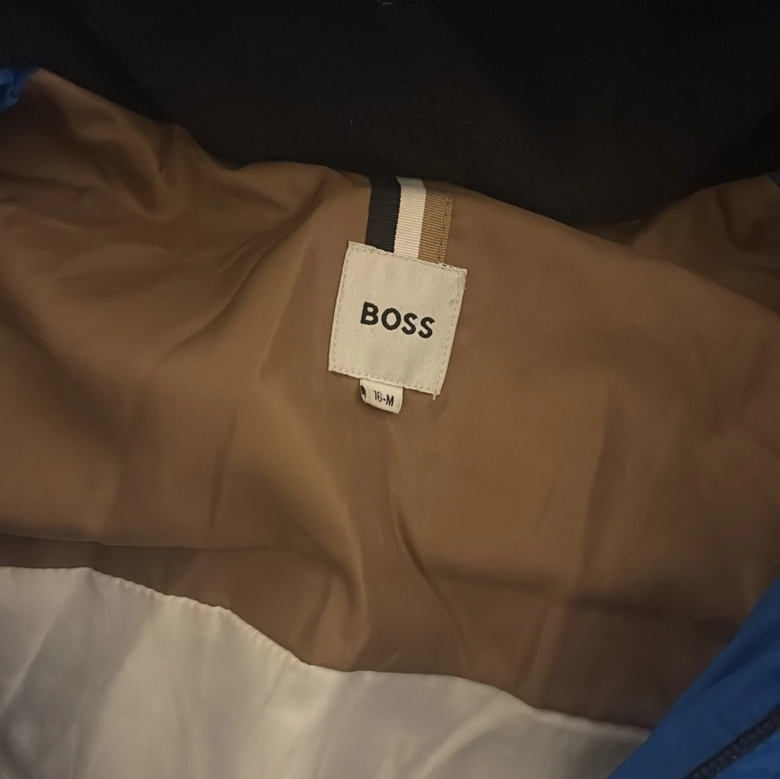 Blå pufferjacka från BOSS - 3