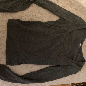 Grå långärmad tröja från Nelly - Mysig