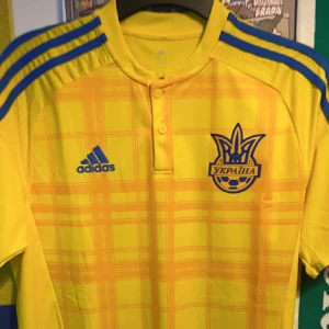 Ukraina fotbolls tröja  - Helt ny & oanvänd 