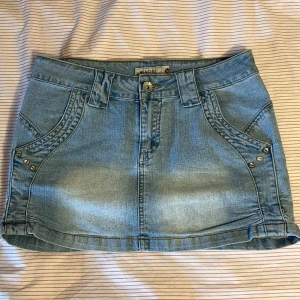 Jeans Kjol  - Midjemått: 37cm 💖