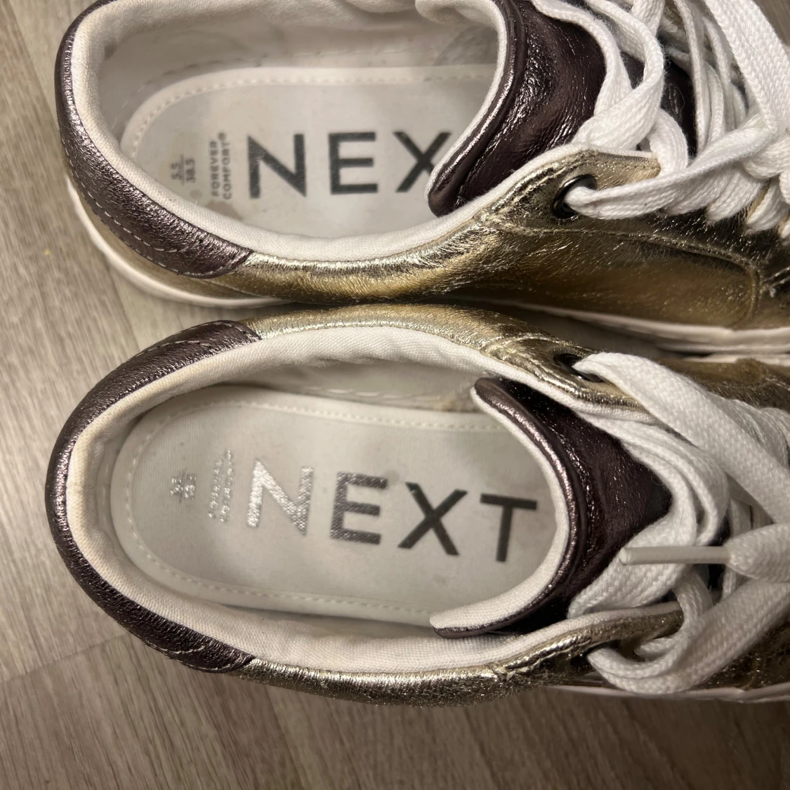 Glittriga sneakers från Next - 3