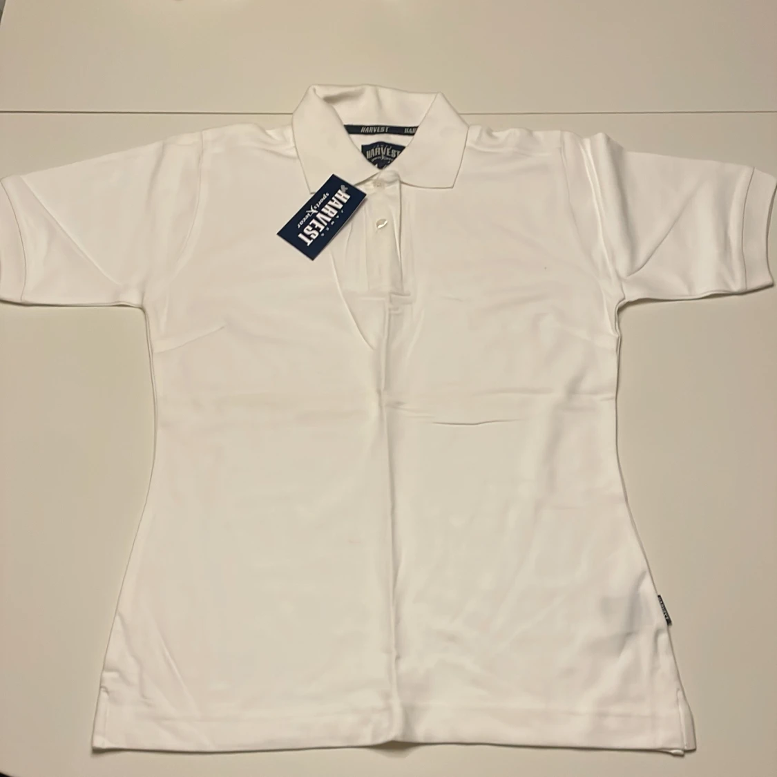 Vit pikétröja från Harvest - 2