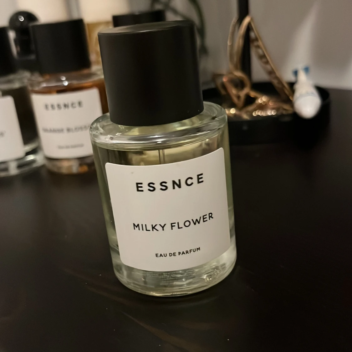 Milky flower från essnce