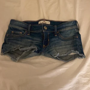 Lågmidjade hollister jeans - Jätte snygga på sommaren!