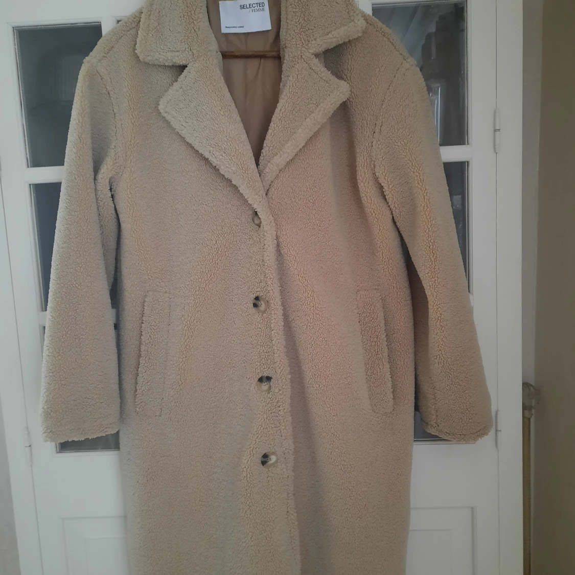 Beige teddyjacka från Selected Femme - 1