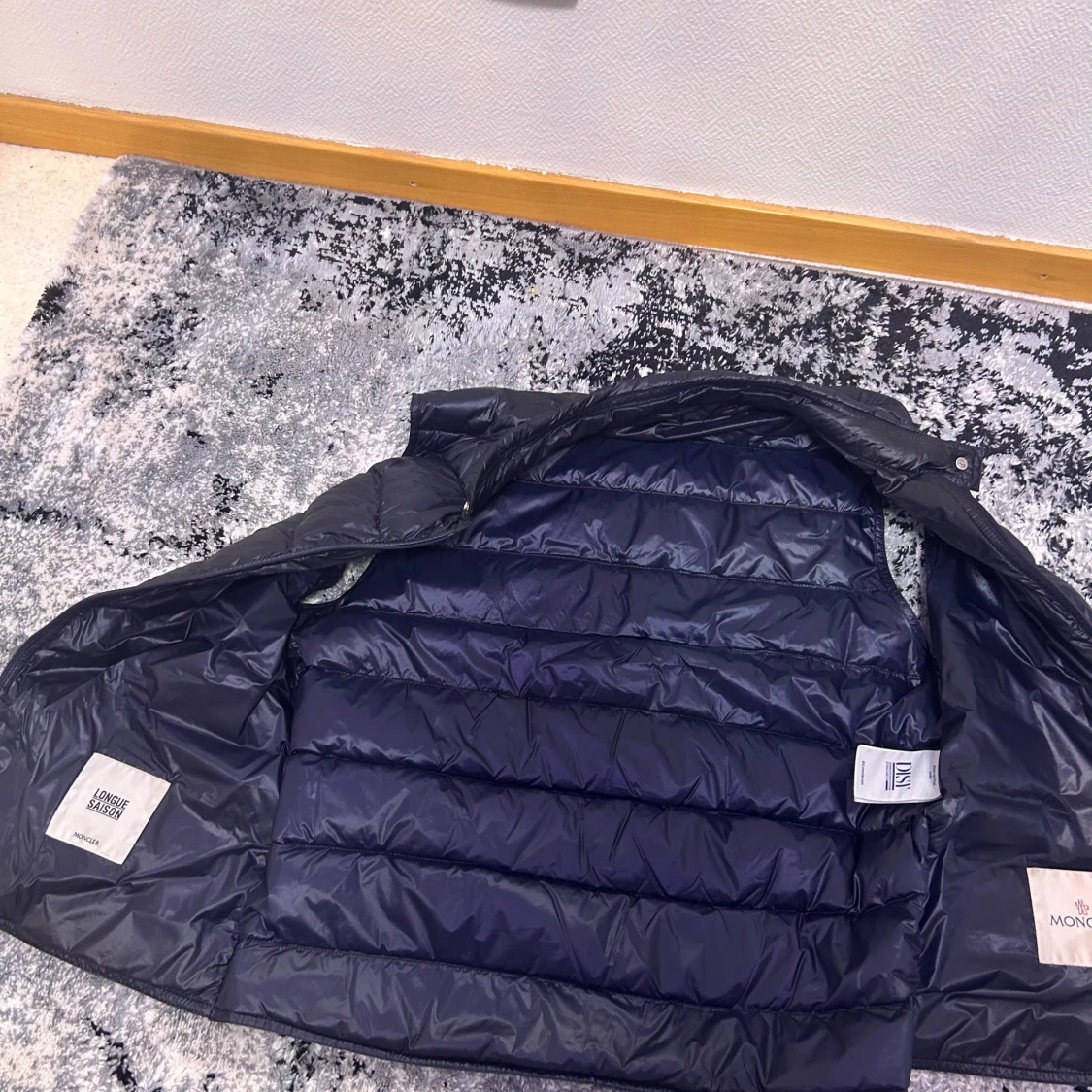 Svart dunväst från Moncler - 2