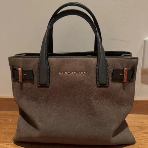 Kurt Geiger väska - Vintage kurt geiger väska med många fack! Begränsad upplaga