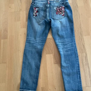 Nya miss me jeans  - Miss me jeans som jag aldrig har använt. Köpte fel storlek lite för tighta 