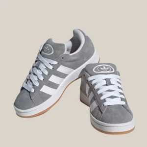 Grå Adidas Campus sneakers i mocka -  grå Adidas Campus sneakers i storlek 38☺️använda en gång. Säljer då jag inte använt dem 