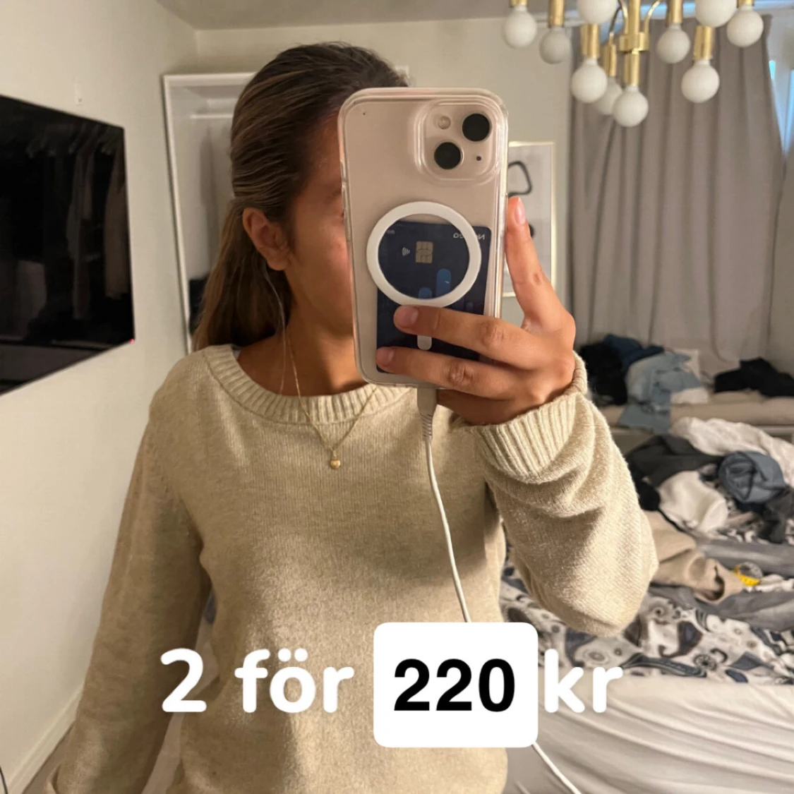 Beige stickad tröja med rund hals - 2