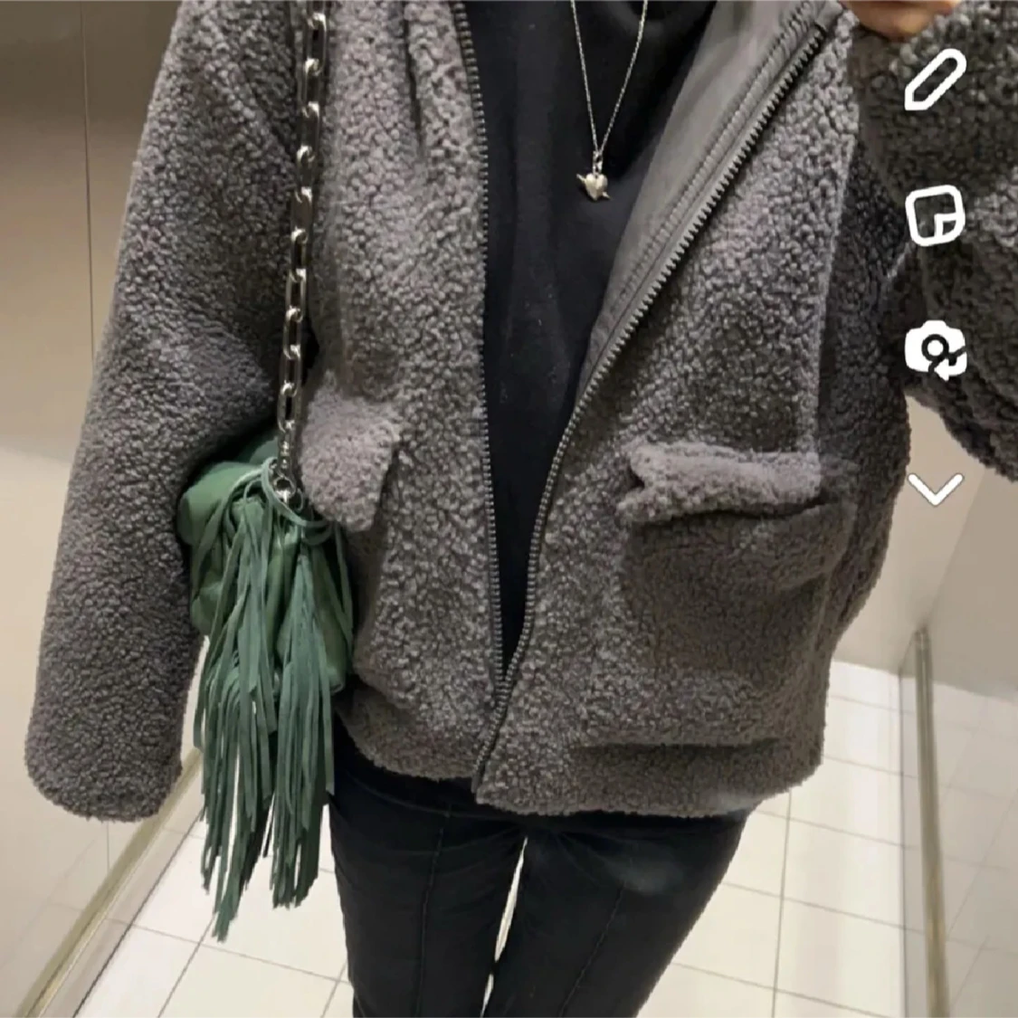 Grå populär teddyjacka från Zara