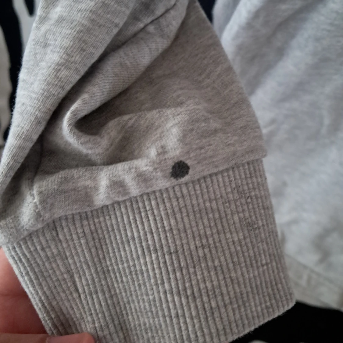 Grå långärmad tröja med tryck (barn) - 1