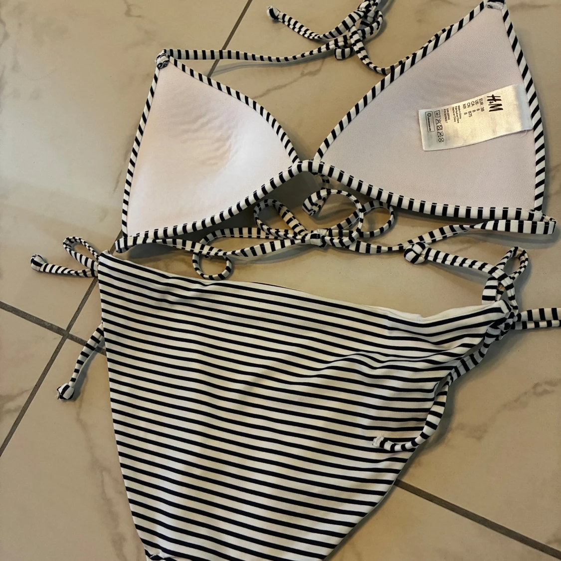 Randig bikini från H&M med knyt - 1