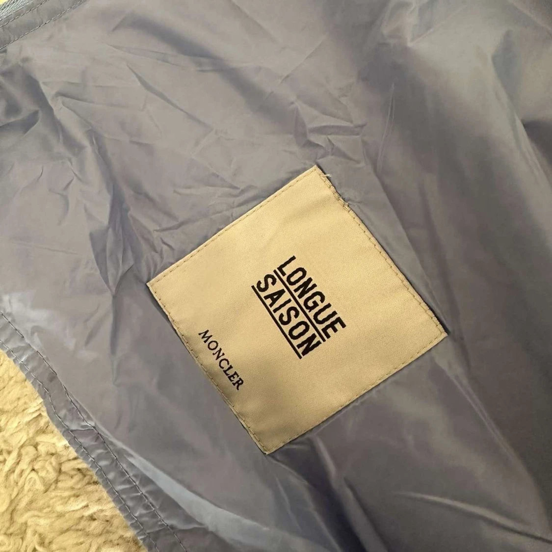 Ljusblå dunväst från Moncler - 1