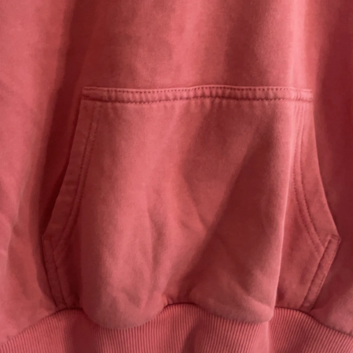 Rosa hoodie från Peak Performance - 2